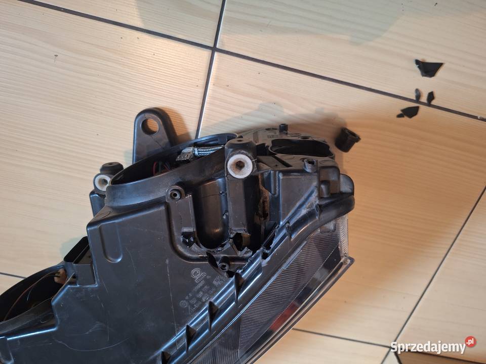 Lampa bixenon skrętny octavia III lewa Włoszczowa