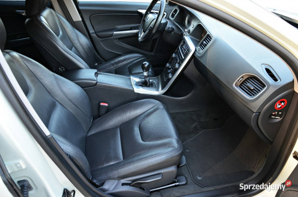 Volvo V60 20 D3 163 Opłacony Skóra Navi Auto I ESP V60 sprzedam