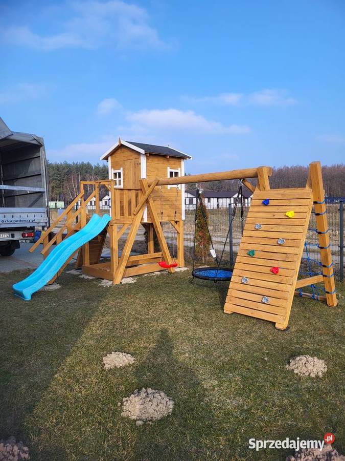 Plac zabaw Krzyś domek dzieci ślizg huśtawki Poznań