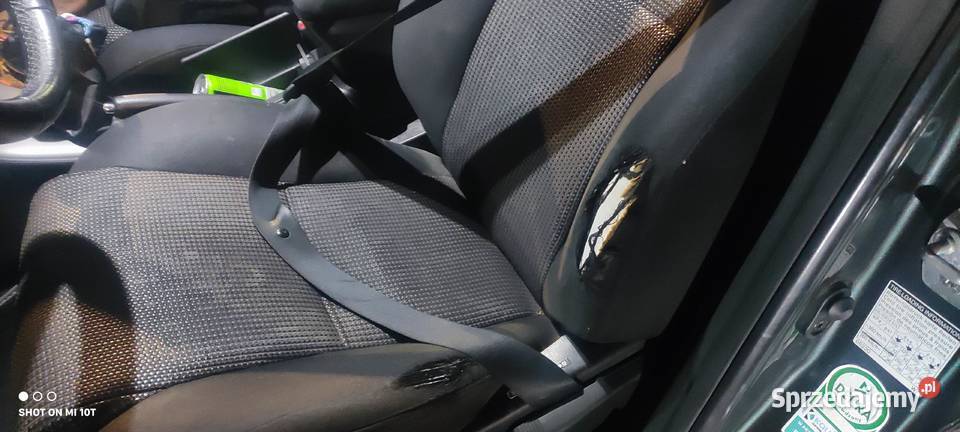 Avensis 2006r Police