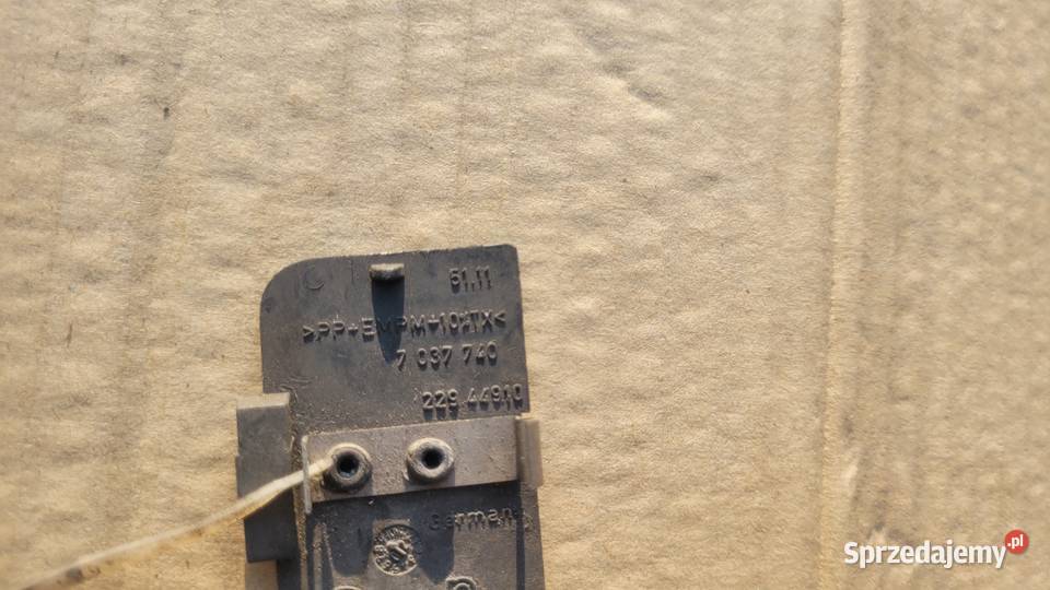 ZAŚLEPKA HAKA ZDERZAKA PRZÓD BMW E46 7037740 38 Motoryzacja Ruda Śląska