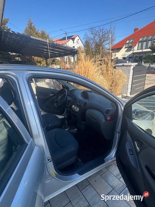 Toyota Yaris 14 D4D Diesel 2004 ekonomiczne i Rok produkcji 2004 Kielce sprzedam