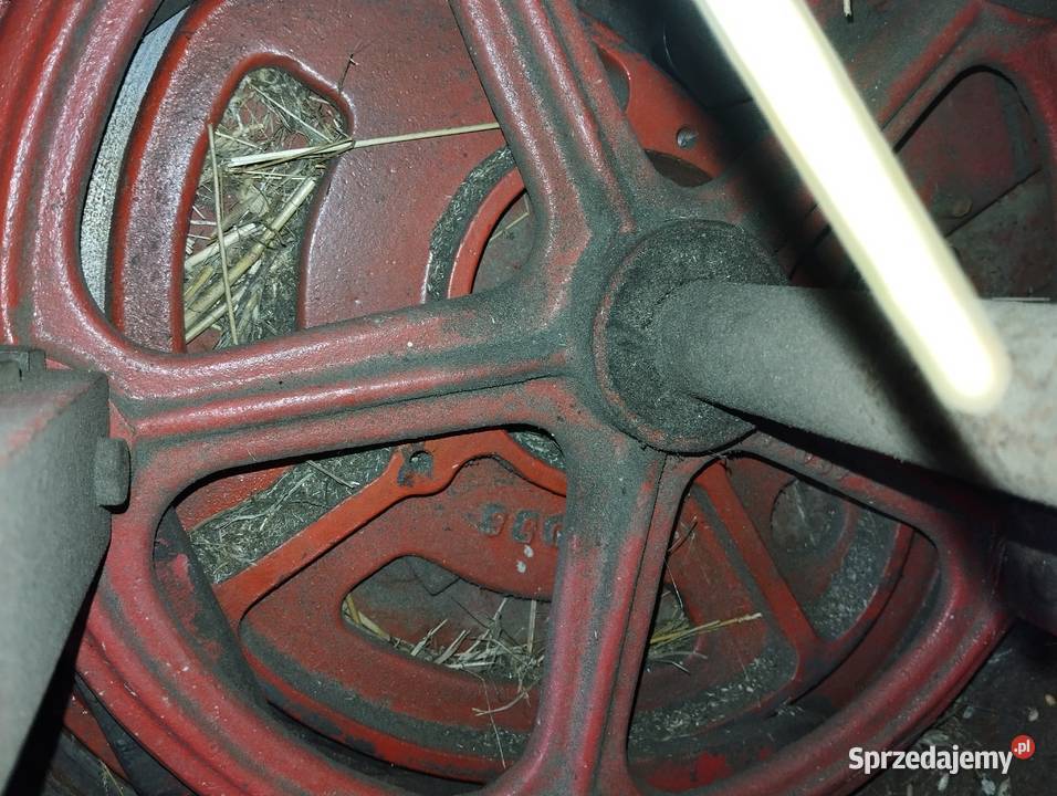 Prasa kostkująca Massey Ferguson 124 MF Chodorowa