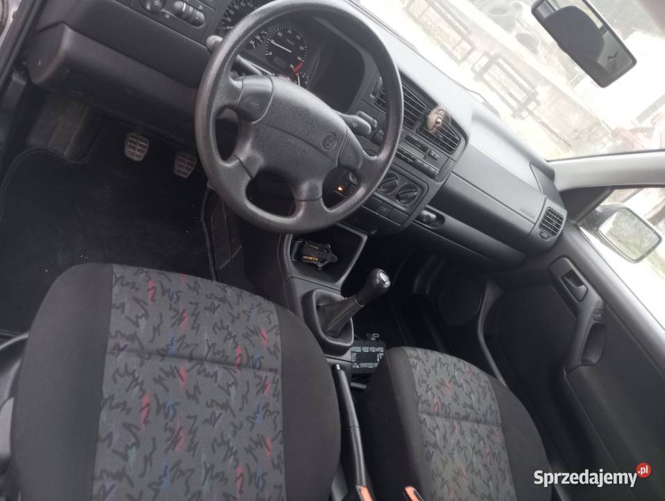 Volkswagen Golf Mk 3 18 benzyna klimatyzacja poduszka powietrzna Świecie nad Osą