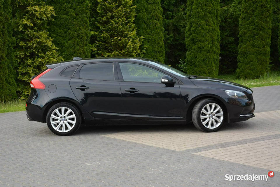 Volvo V40 biXenon LED Navi Kamera Virtual Zegary aluminiowe felgi Samochody osobowe