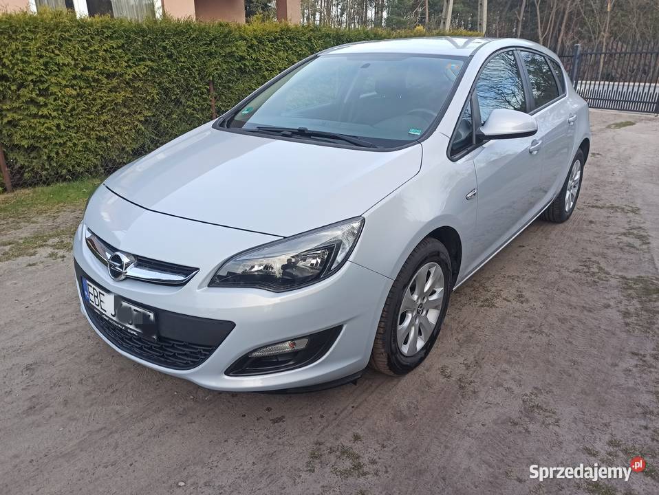 Opel Astra J 14 Oryginalny lakier Zadbana Bełchatów
