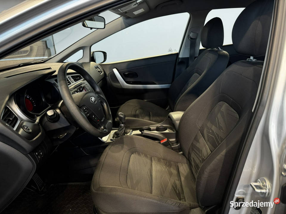 Kia Ceed 16GDI 135 M6 20142015 r salon fa VAT sprzedam