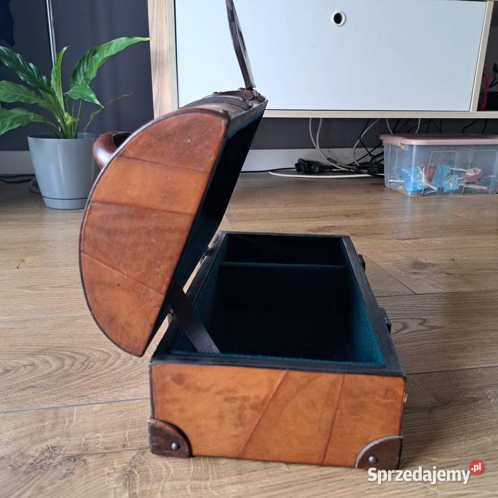 Stylowa Skrzynia Dekoracyjna w Stylu Vintage Domaszczyn