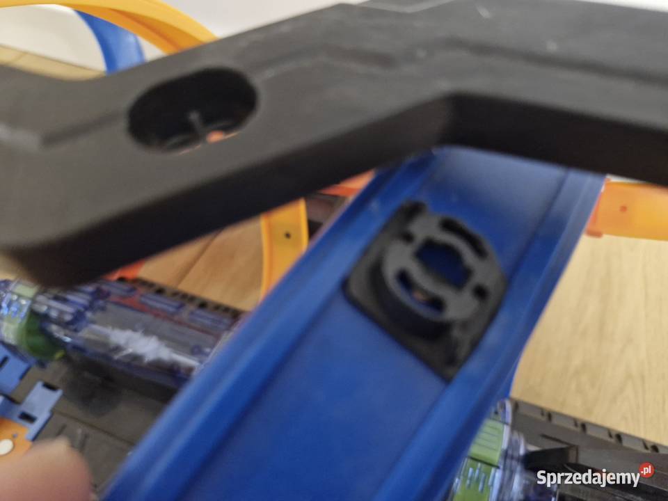 Hot Wheels FTB65 Corkscrew Crash Zestaw Pętle