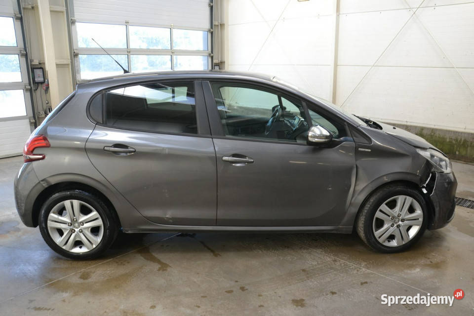 Peugeot 208 12 benzyna 82 klimatyzacja tablet lakier metallic Kęty