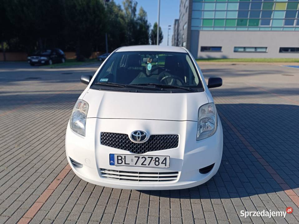 Toyota Yaris 2008 benzyna 10 klimatyzacja Rok produkcji 2008 Łomża sprzedam