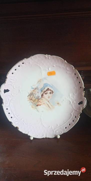 Patera z portretem dziewczyny Ze scenką dworską pomorskie Gdańsk