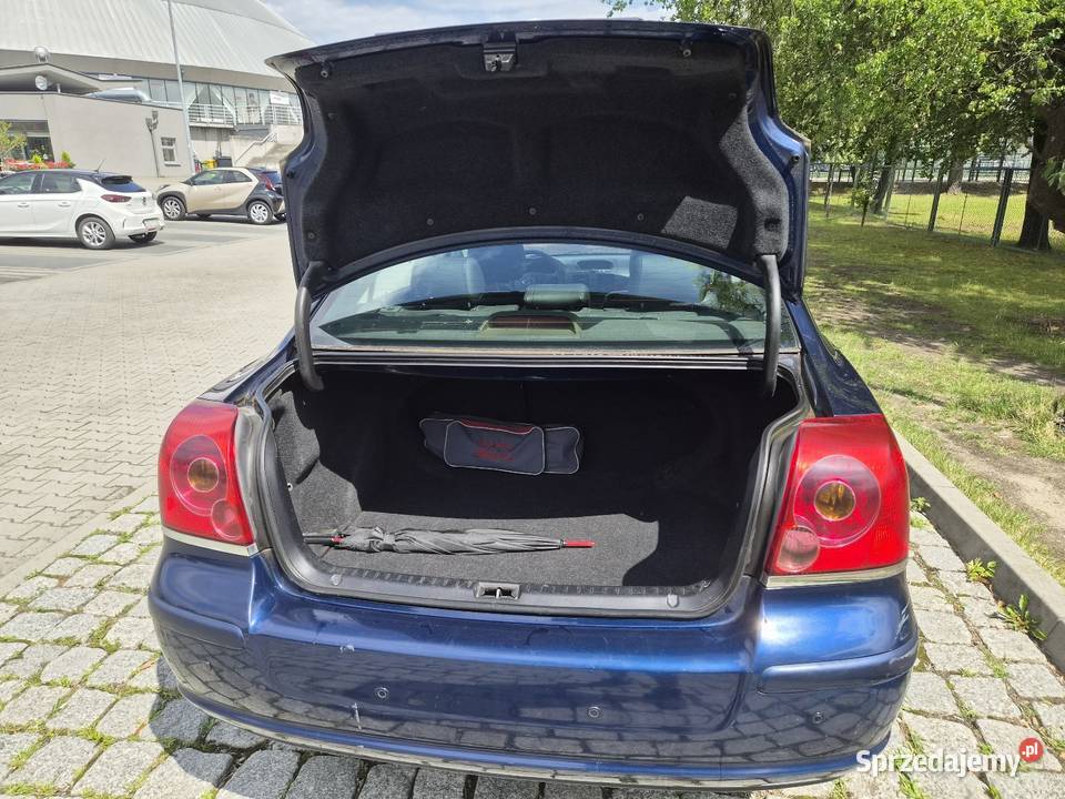 Toyota Avensis Salon Polska nowości w rodzinie ASR (kontrola trakcji) Opole