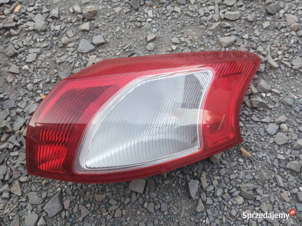 Lampa prawy tył Mitsubishi Lancer VIII 8 EU HB Radłów