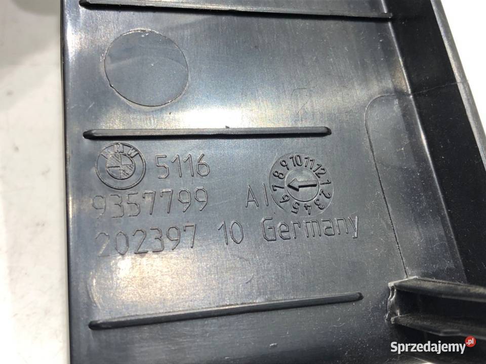 RAMKA SCHOWKA PASAŻERA KONSOLI BMW G30 9357799 podkarpackie