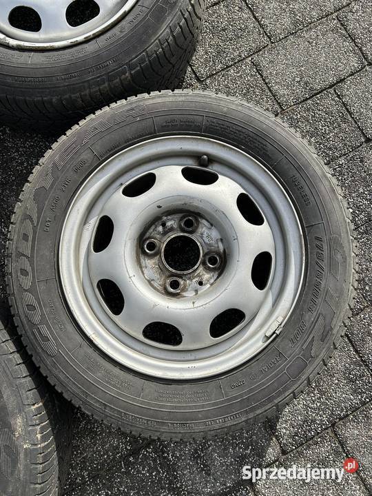 Komplet czterech felg stalowych 14 z kapslami vw Samochodowe Bydgoszcz sprzedam