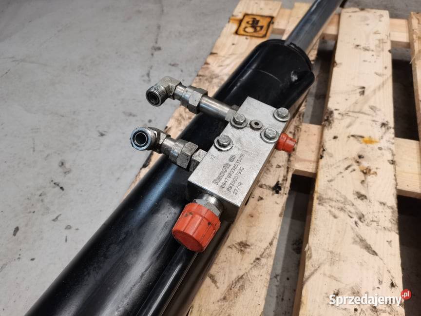 Cylinder hydrauliczny wideł Case 735 FarmLift Wilkowo
