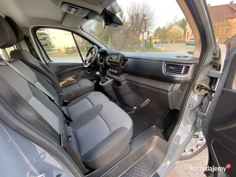 Renault Trafic 20 150 9 osobowy Salon Polska wielofunkcyjna kierownica Rodaki