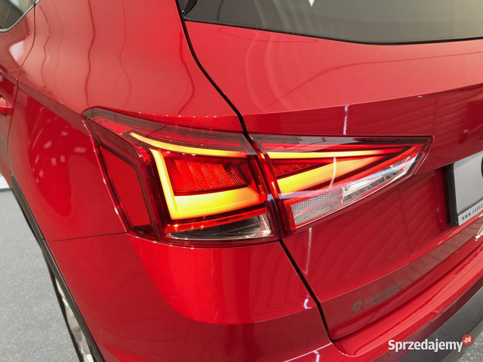 Seat Arona VAT 23 FR 15TSI 150 DSG 2024 r salon komputer pokładowy Arona