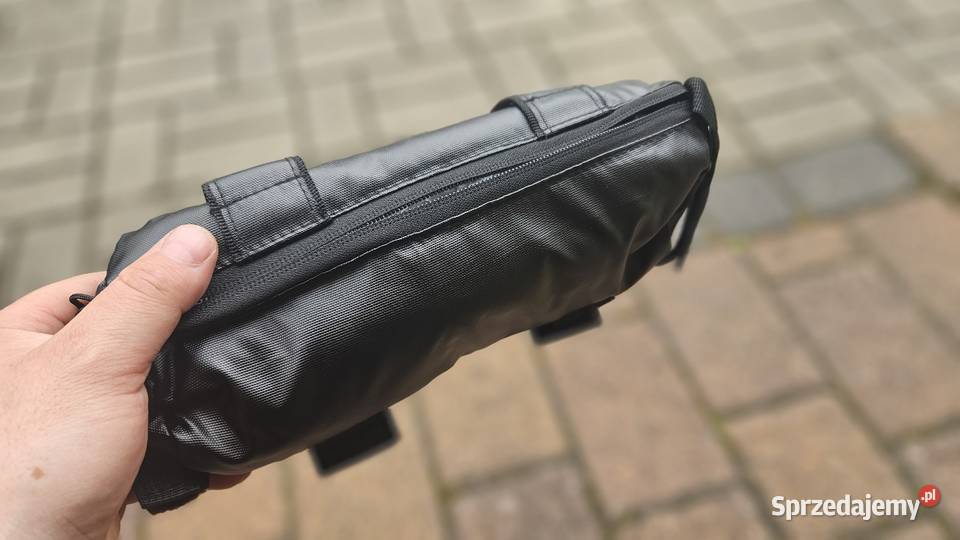 Torba piornik na kierownice czarny izolowany na Bielsko-Biała