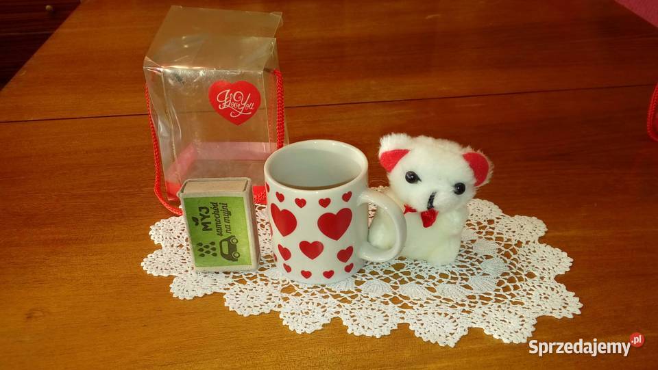 Małe kubeczki w serduszka z maskotką miś wielokolorowy Warszawa