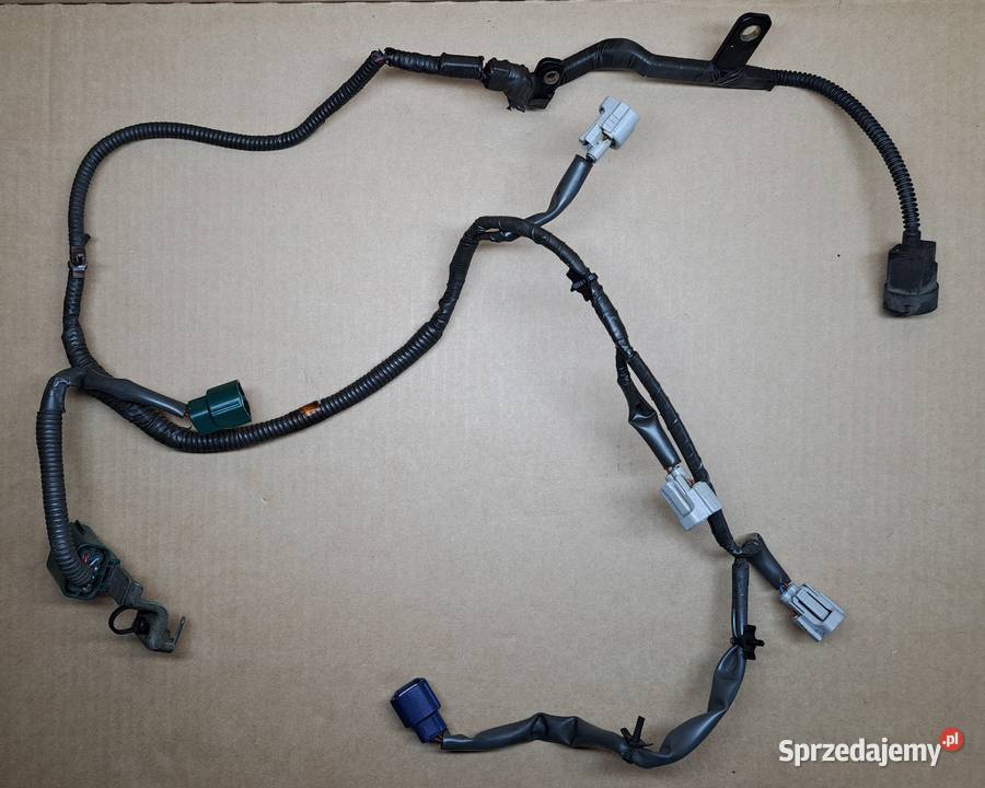 Instalacja wiązka wtryskiwaczy 35 V6 Nissan