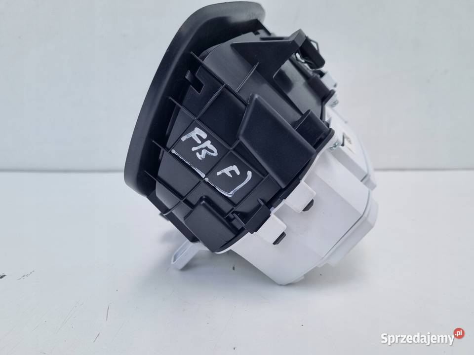 Volvo V40 II 20 T Benzyna LICZNIK ZEGARY Europa osobowe Chełm sprzedam