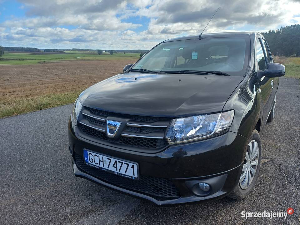 Sprzedam Dacia Sandero 15 dci dwa komplety opon nieuszkodzony
