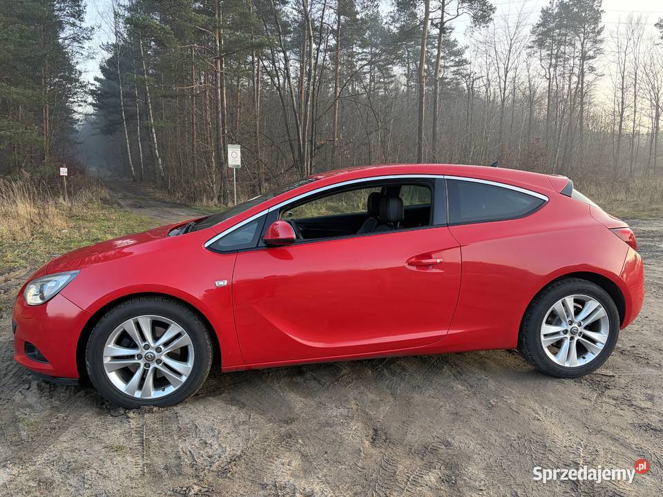 Opel Astra J GTC 20 CDTI 2012 nowy rozrząd