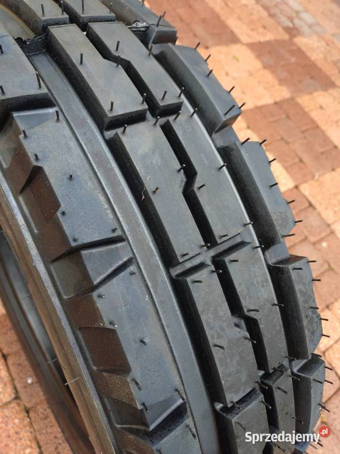 Opony do ciągnika na przód stalowe nie płótniane Zabrnie sprzedam