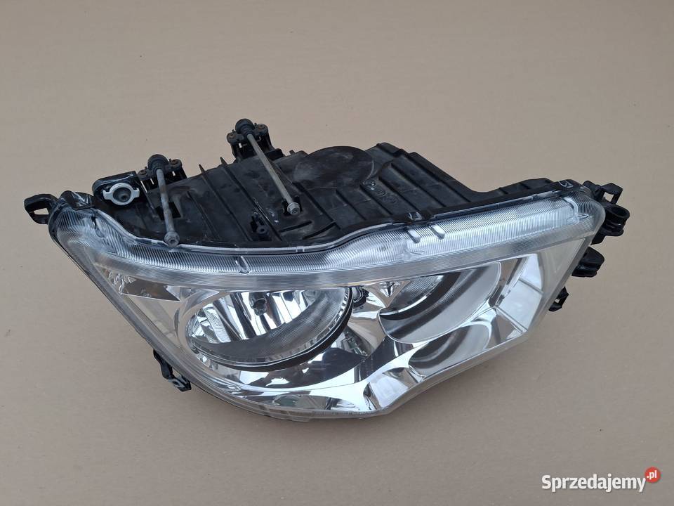 MERCEDES AROCS ANTOS REFLEKTOR PRAWY LAMPA PRAWA Lampy przednie sprzedam