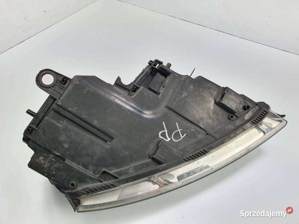 LAMPA PRAWA PRZÓD AUDI A8 D3 Lipno