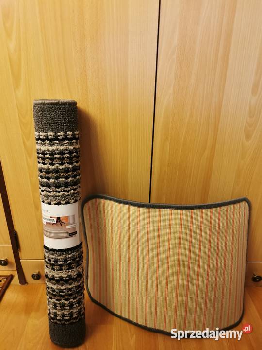 Dwa nowe dywaniki wycieraczki 45