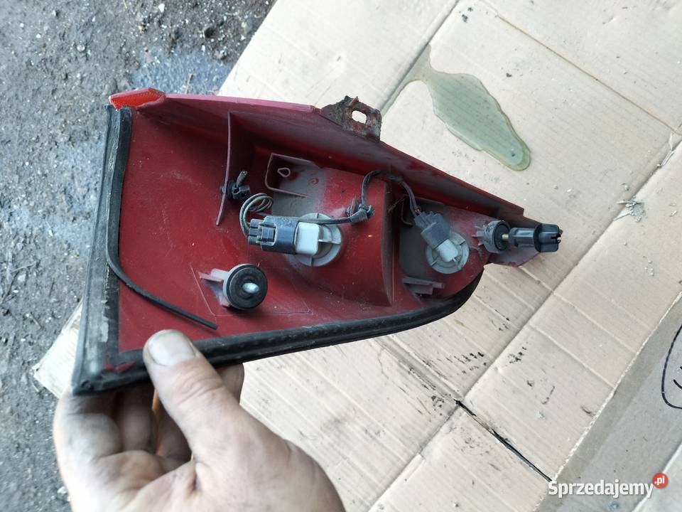 FORD FOCUS MK1 LAMPA TYŁ TYLNA PRAWA Kamień-Kolonia