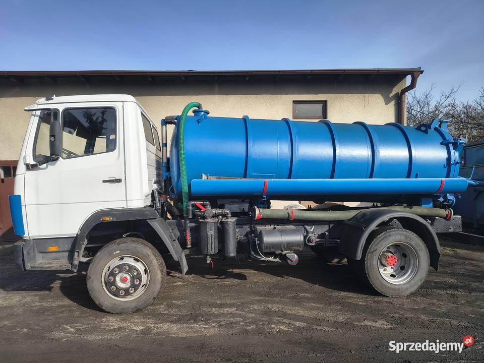 Mercedes asenizacyjny beczka