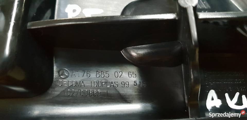 MERCEDES W176 ŚLIZG MOCOWANIE ZDERZAKA PRAWY Bieleń