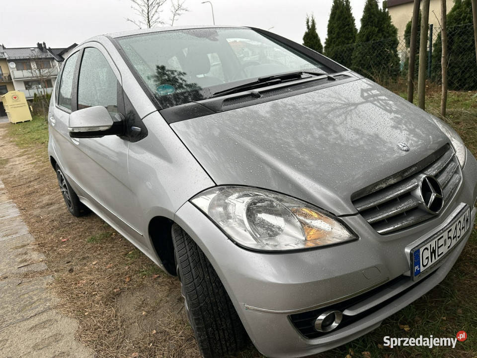 Mercedes A 150 Znikomy przebieg benzyna isofix sprzedam