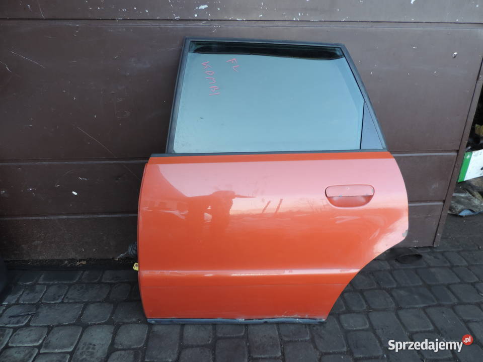 AUDI A4 B5 FL KOMBI DRZWI LEWE TYLNE osobowe Nowy Sącz