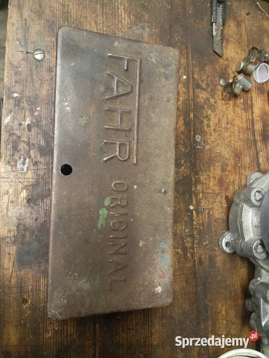 stara metalowa skrzynka narzędziowa traktor Olesno sprzedam
