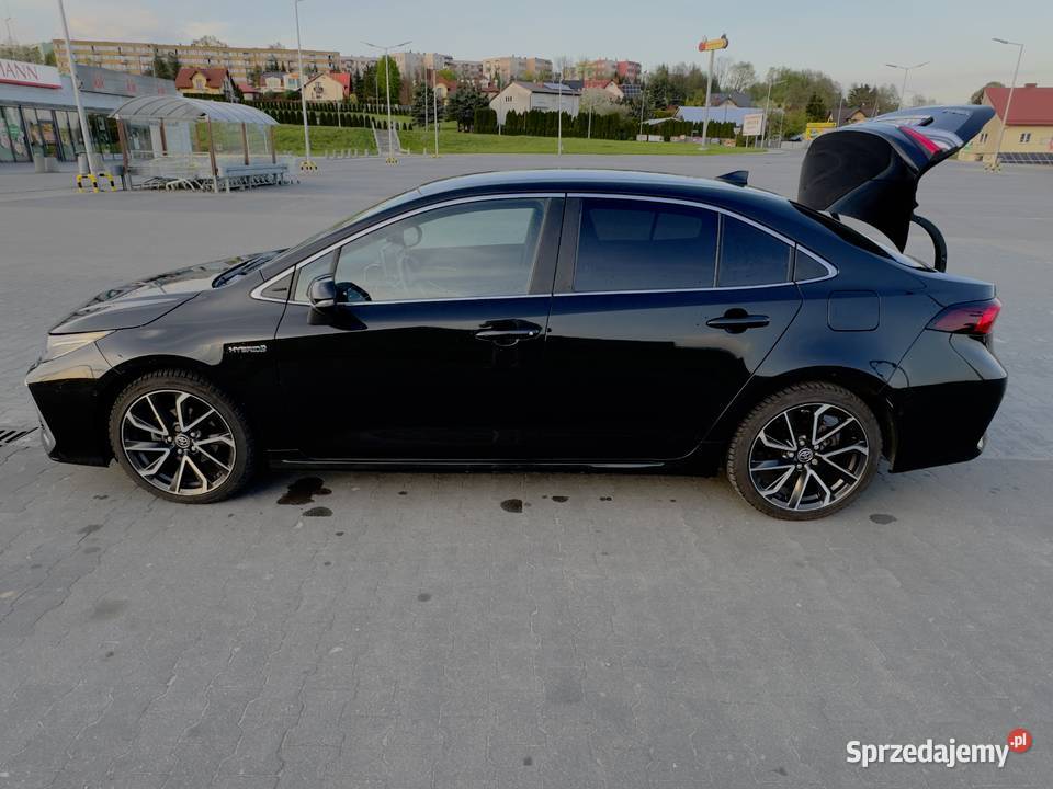 Toyota Corolla Hybrid Executive 18 2021 Ropczyce