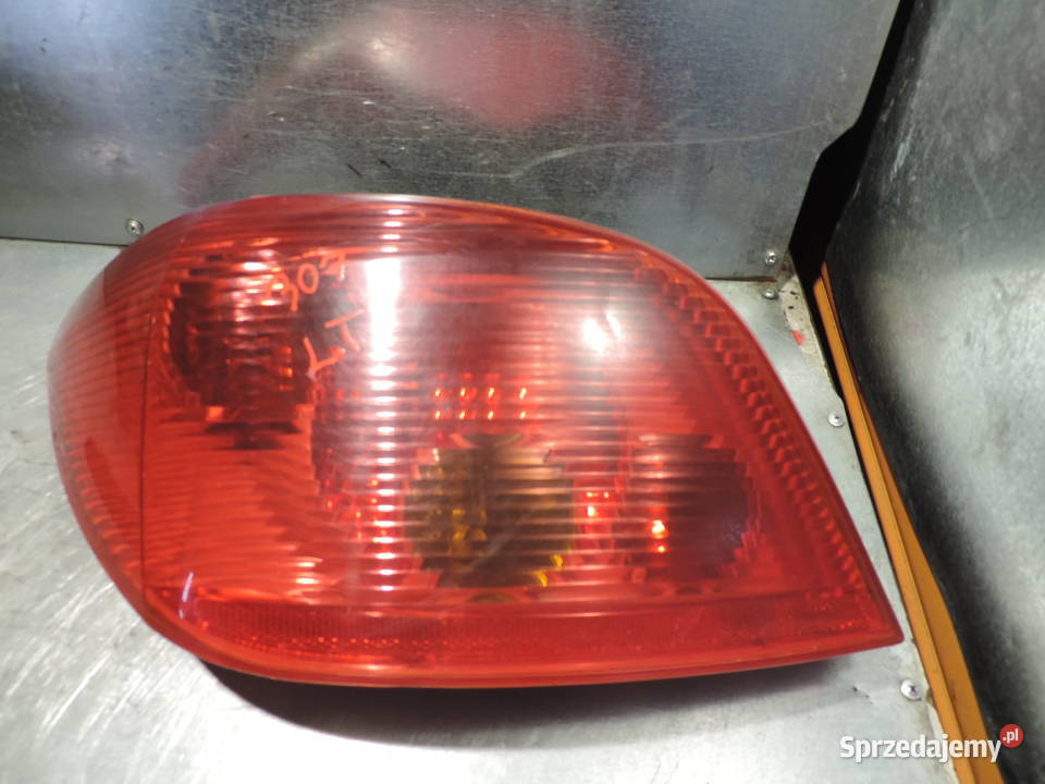PEUGEOT 307 HB LAMPA LEWY TYŁ Rok produkcji 2003 Nowy Sącz