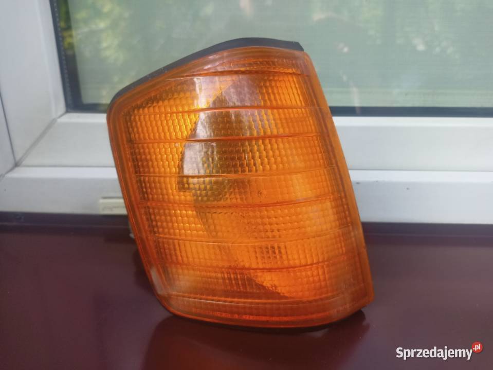 Mercedes 190 W201 kierunkowskaz kierunek prawy osobowe