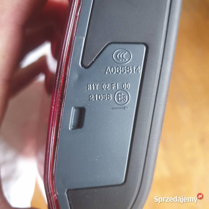 lampa tylna prawa klapa bmw1 F2021 lift lci Motoryzacja Brzeg