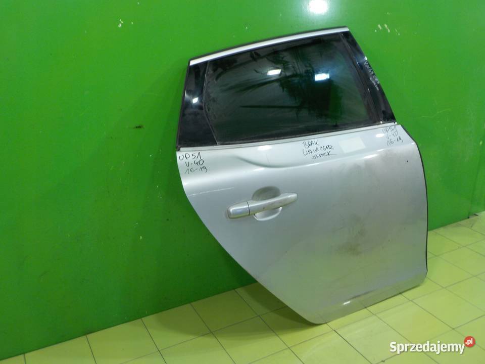 VOLVO V40 II LIFT 15 T3 AUT 19r 5D drzwi prawe sprzedam