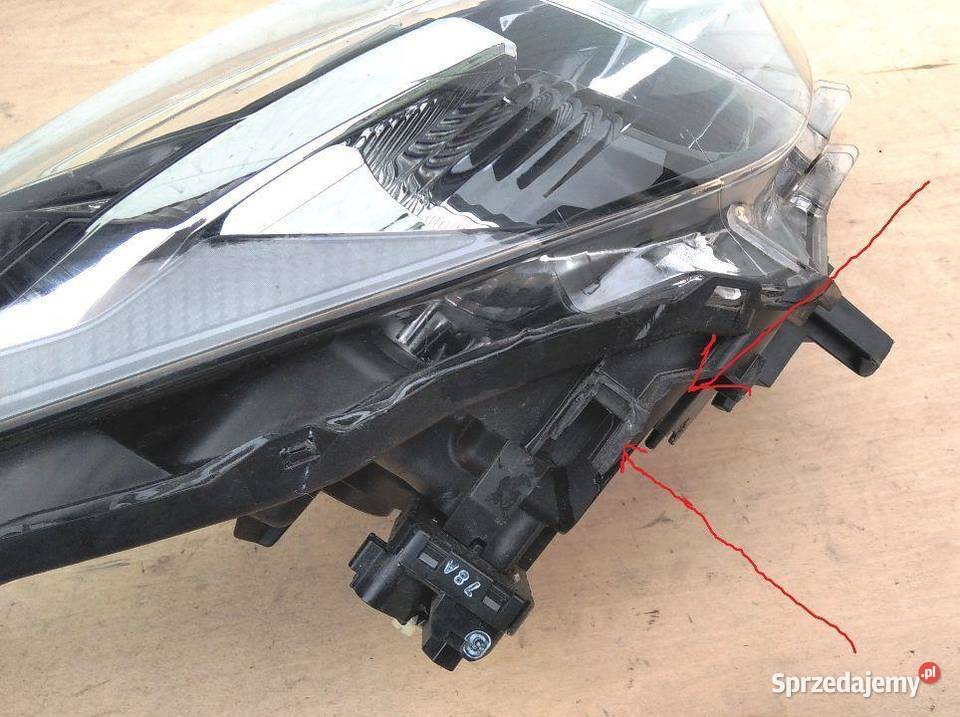 MAZDA 2 14 LAMPA PRAWA PRZÓD Lampy przednie