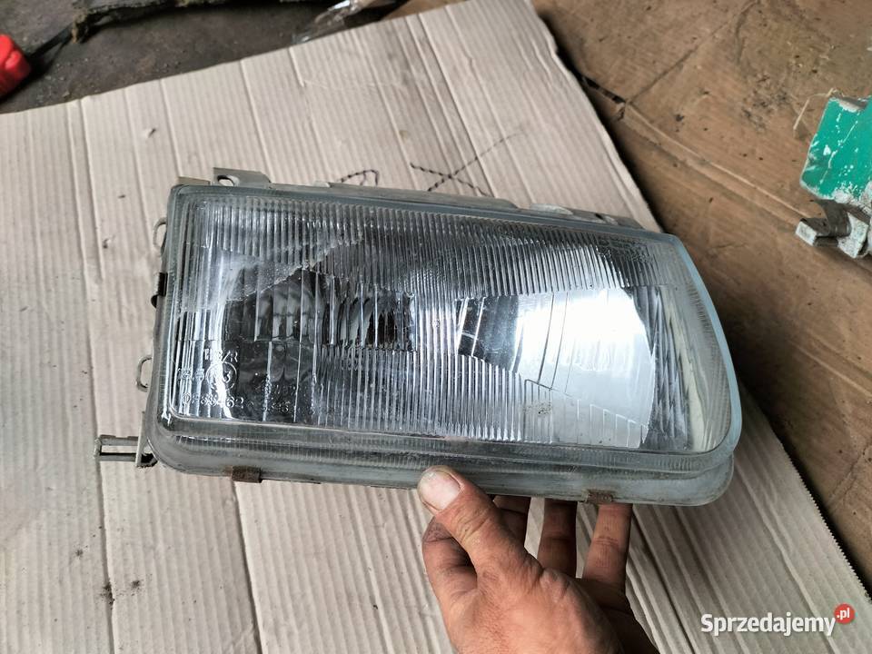 LAMPA PRZÓD PRZEDNIA PRAWA REFLEKTOR Polo 3 III Kamień-Kolonia