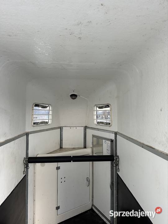 Przyczepa do przewozu 15 konia kąt b dmc 1200 Rok produkcji 2011 śląskie Mokra