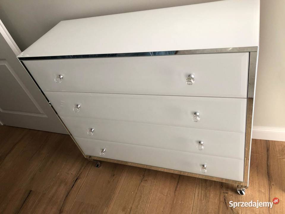 Stylowa komoda szklana Połączenie białego szkła