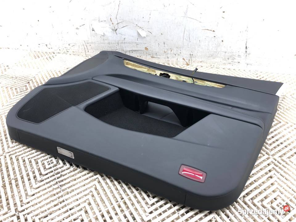 BOCZEK DRZWI PRAWY PRZÓD MERCEDES C218 Hatchback