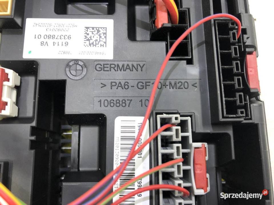SKRZYNKA BEZPIECZNIKÓW BMW F30 F31 9337880 osobowe